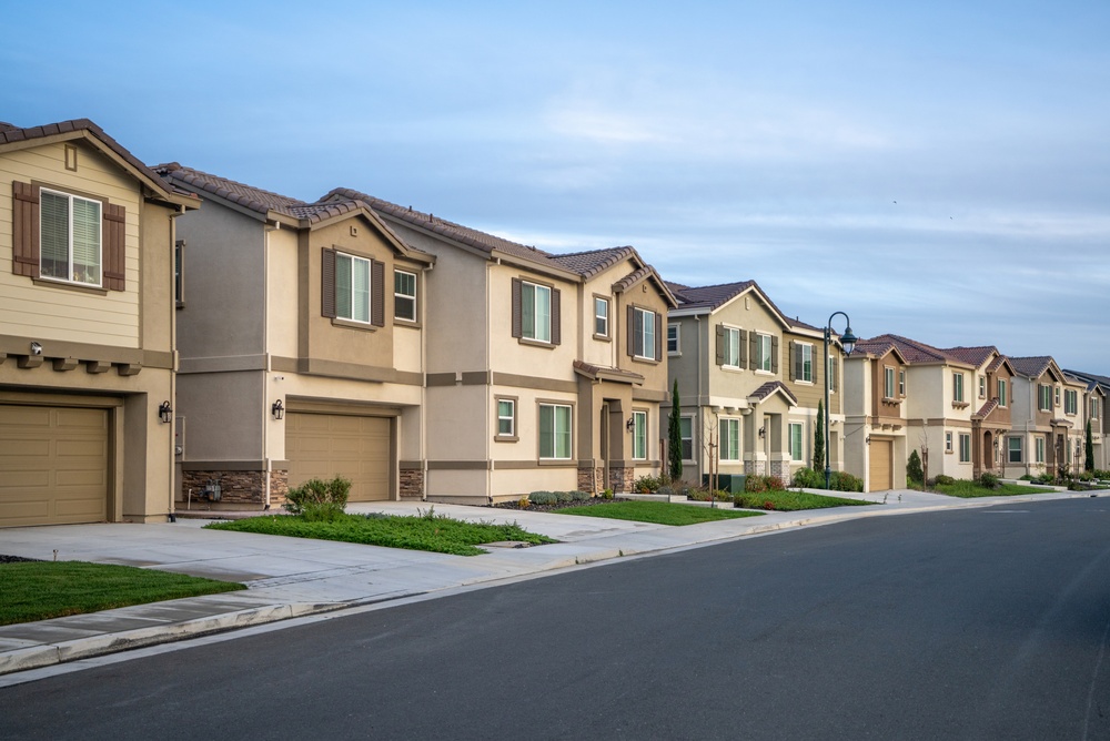 Row of suburban townhomes in Abbotsford BC residential neighborhood